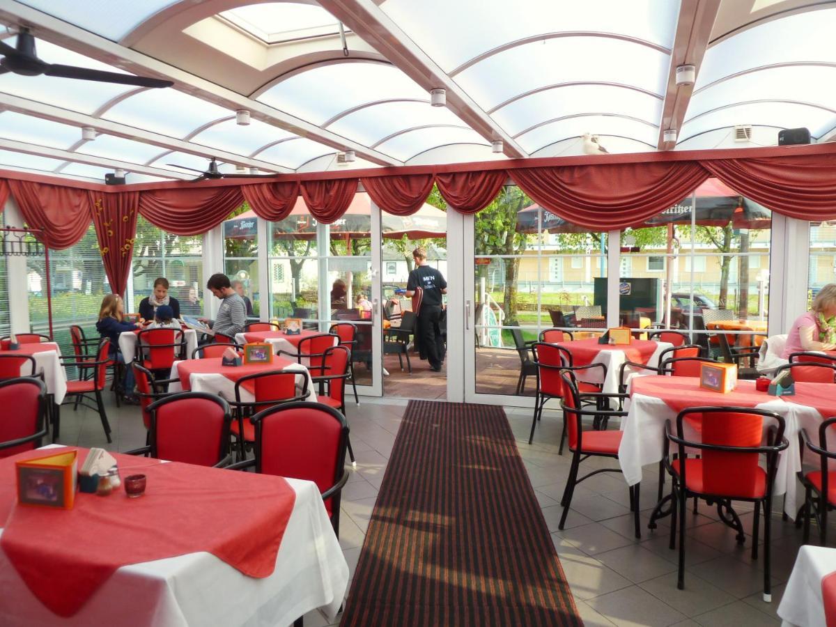 Strandhotel Villa Louisa & Appartementhaeuser Villa Josephine Und Villa Christine يوليوسروه المظهر الخارجي الصورة